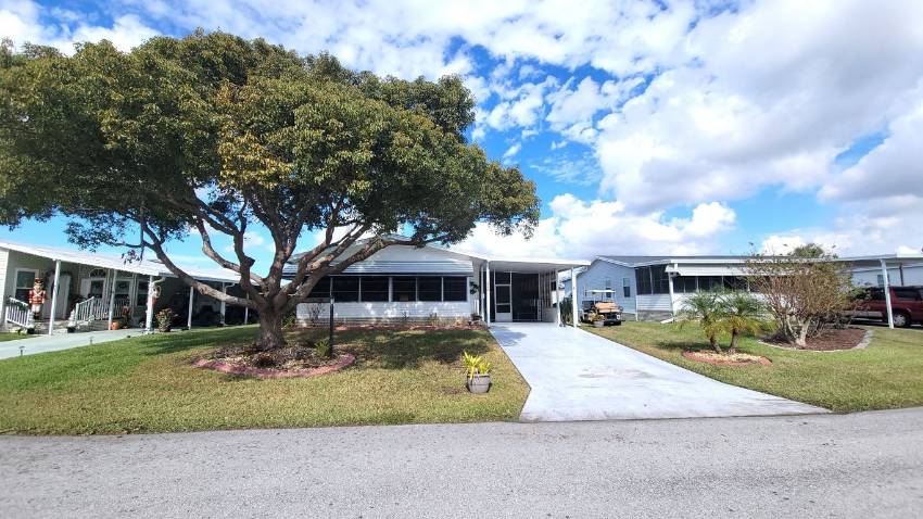 Lake Wales, FL Mobile Home for Sale located at 430 Barbados Drive Towerwood